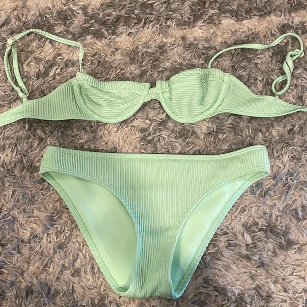 Hollister Set